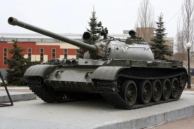 Model Kit Tank - 1/144 Scale Soviet T-54 Main Battle