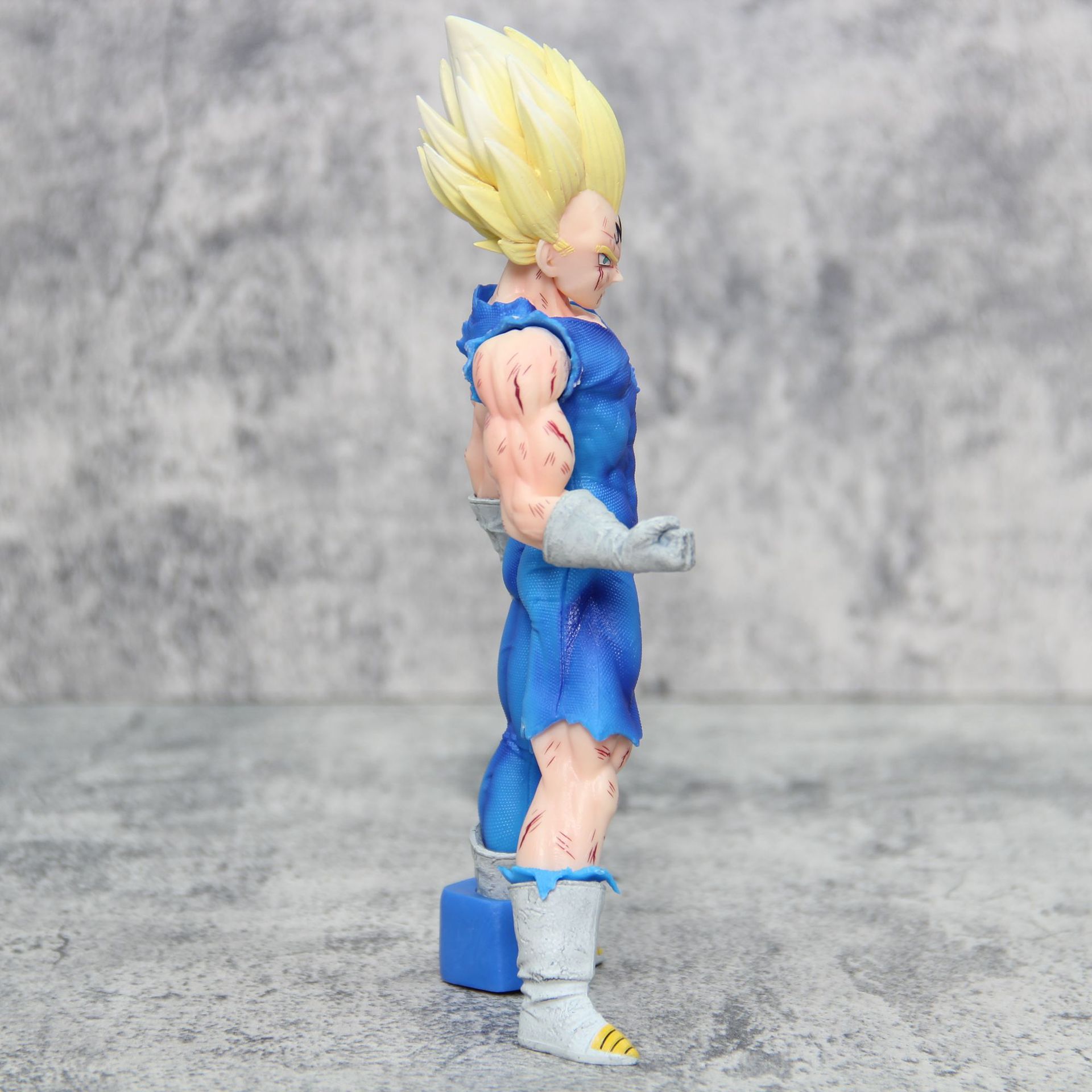 Dragon Ball Z Super Saiyan Pri - đánh giá và giá Model Kit Vegito