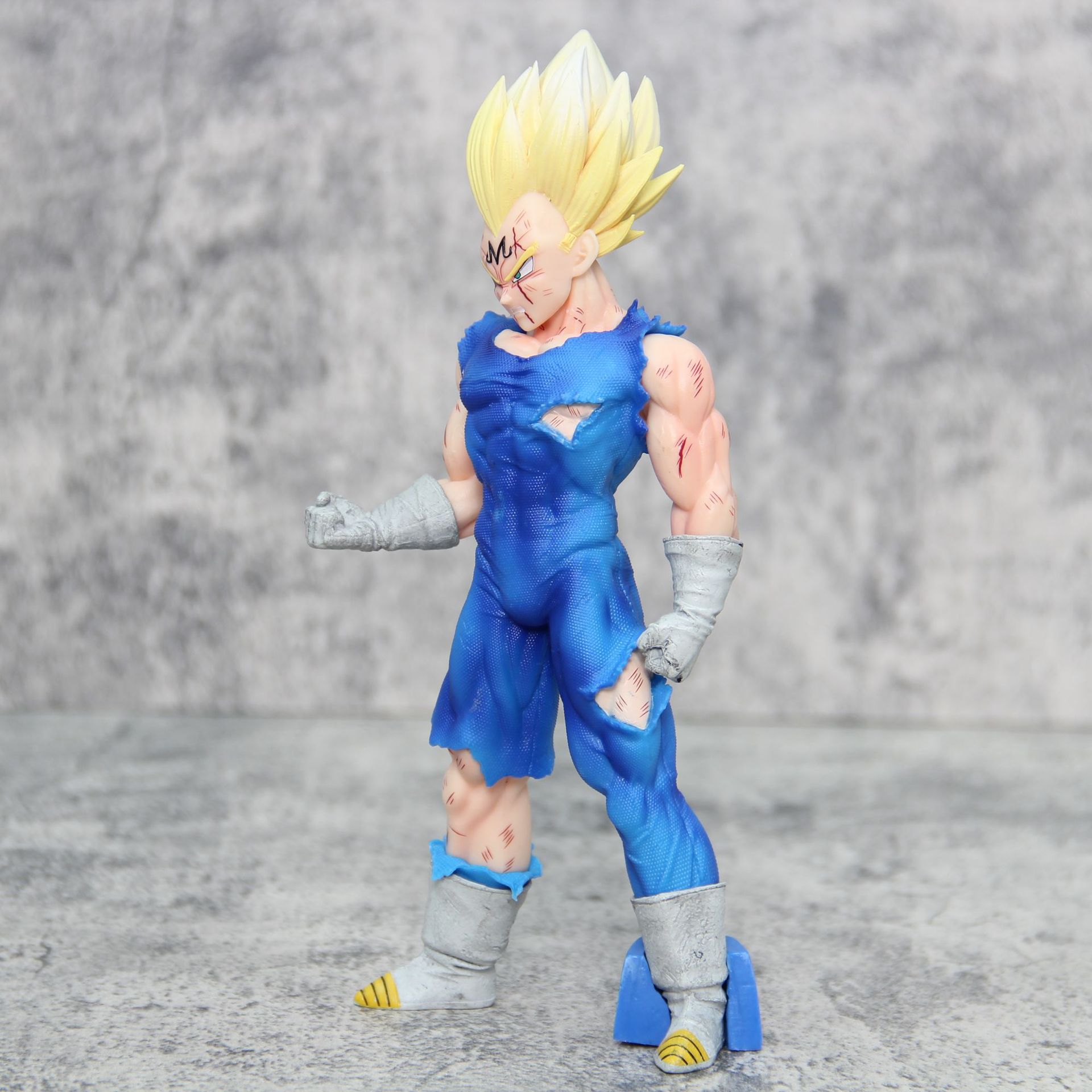 Dragon Ball Z Super Saiyan Pri - đánh giá và giá Model Kit Vegito